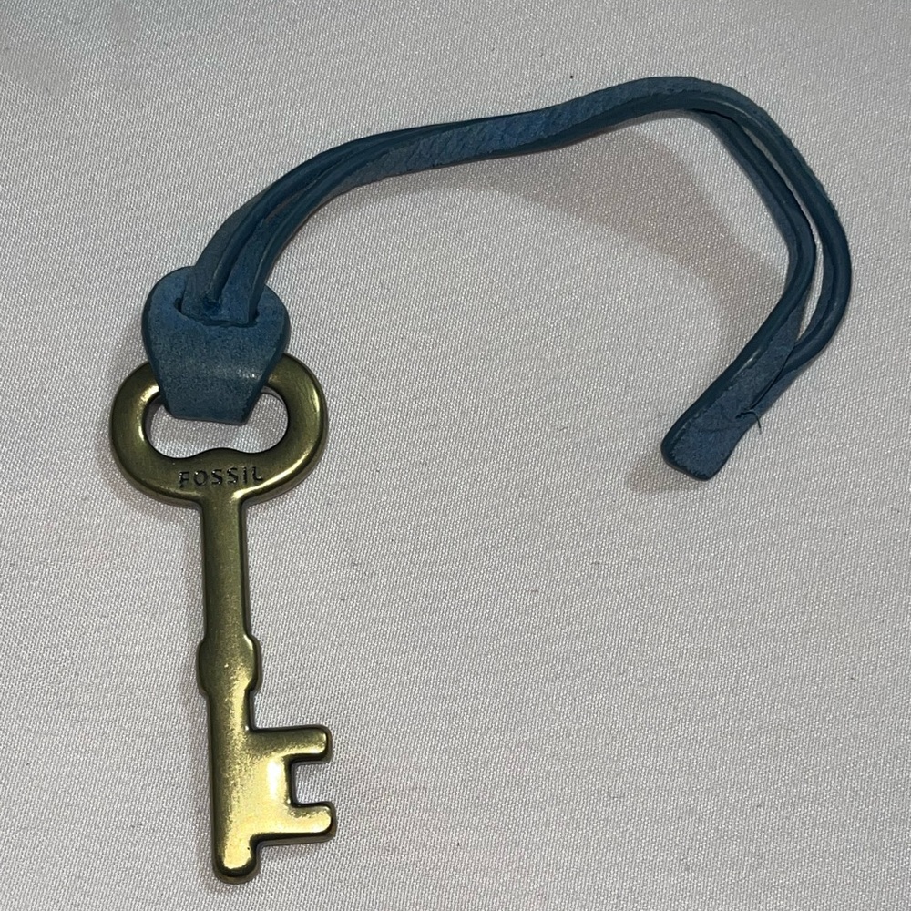 Fossil purse replacement is Key Fob blue leather cord 5” - Picture 2 of 6